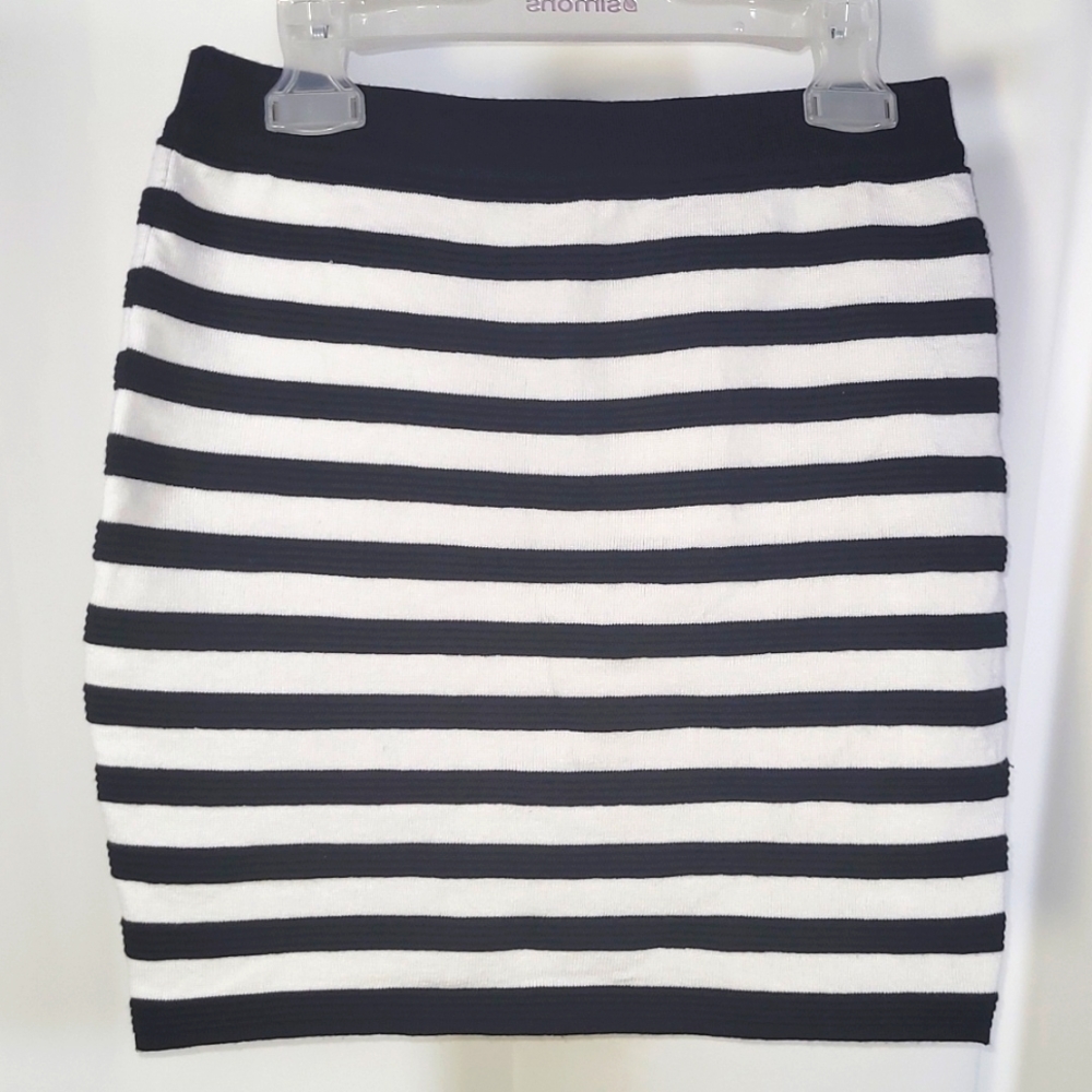 Black & White Stretch Knit Miniskirt | NWT